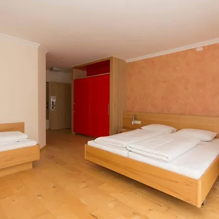 Auwirt Zentrum Ξενοδοχείο 4*